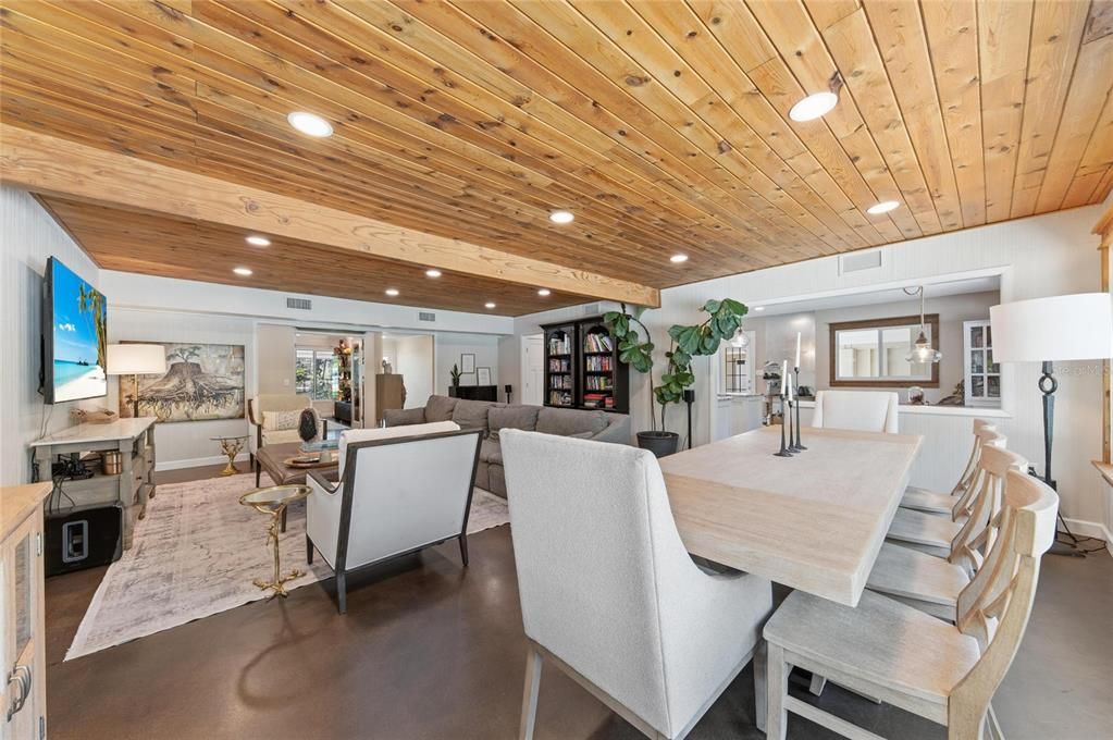 En Venta: $1,195,000 (5 camas, 3 baños, 3103 Pies cuadrados)