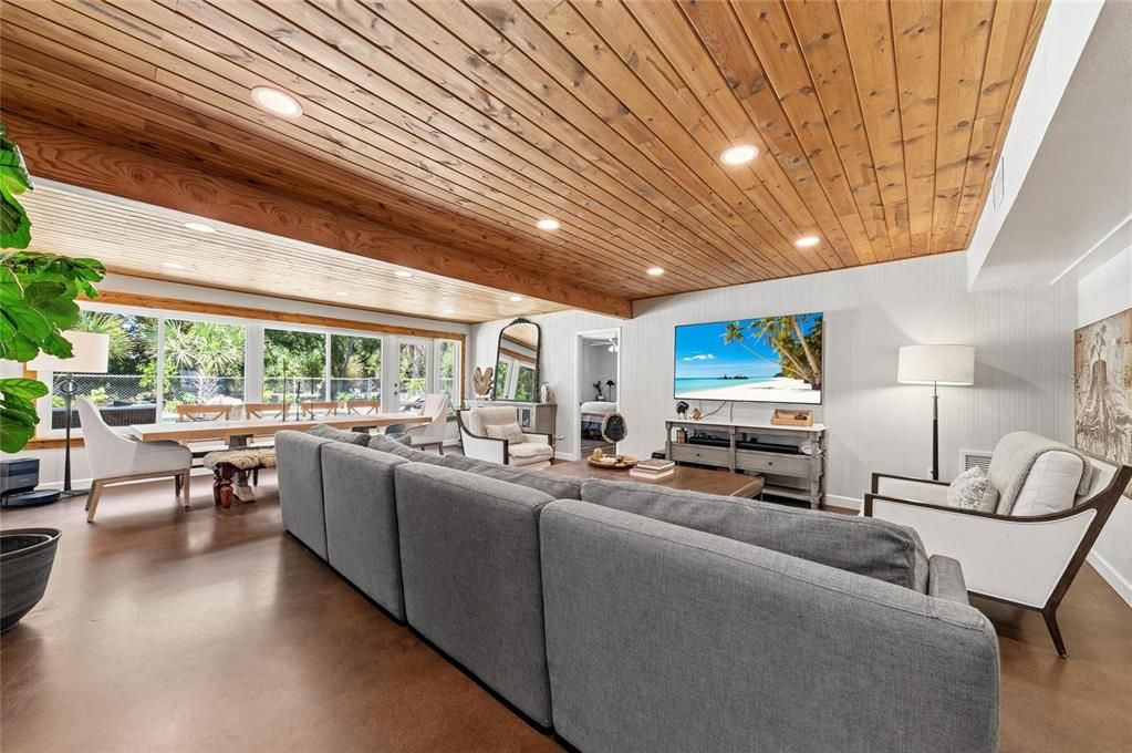 En Venta: $1,195,000 (5 camas, 3 baños, 3103 Pies cuadrados)