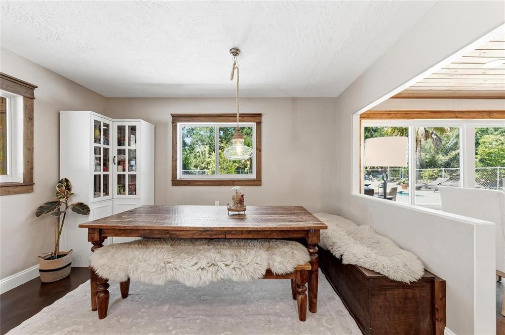 En Venta: $1,195,000 (5 camas, 3 baños, 3103 Pies cuadrados)