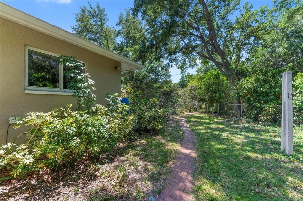 En Venta: $1,195,000 (5 camas, 3 baños, 3103 Pies cuadrados)