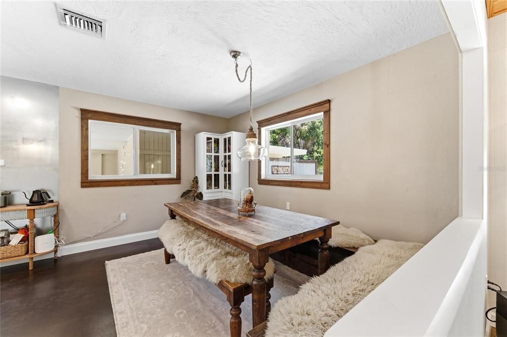 En Venta: $1,195,000 (5 camas, 3 baños, 3103 Pies cuadrados)