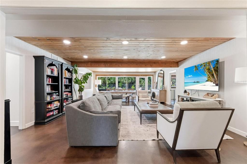En Venta: $1,195,000 (5 camas, 3 baños, 3103 Pies cuadrados)