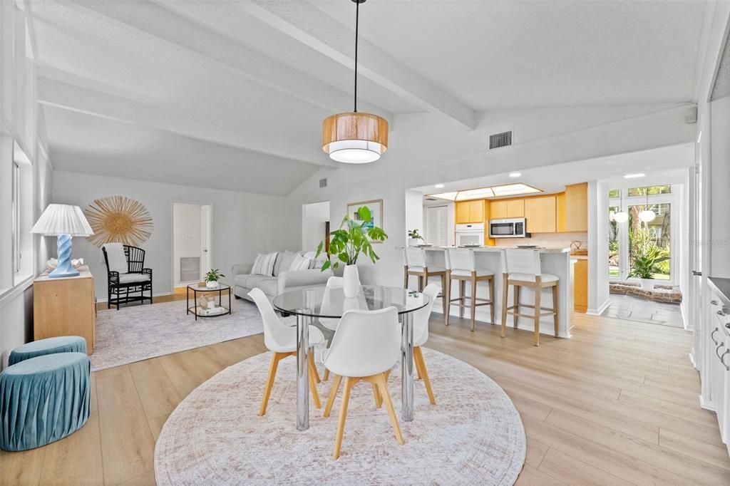 Activo con contrato: $720,000 (5 camas, 3 baños, 2974 Pies cuadrados)