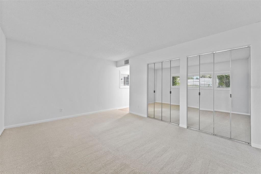 Activo con contrato: $720,000 (5 camas, 3 baños, 2974 Pies cuadrados)