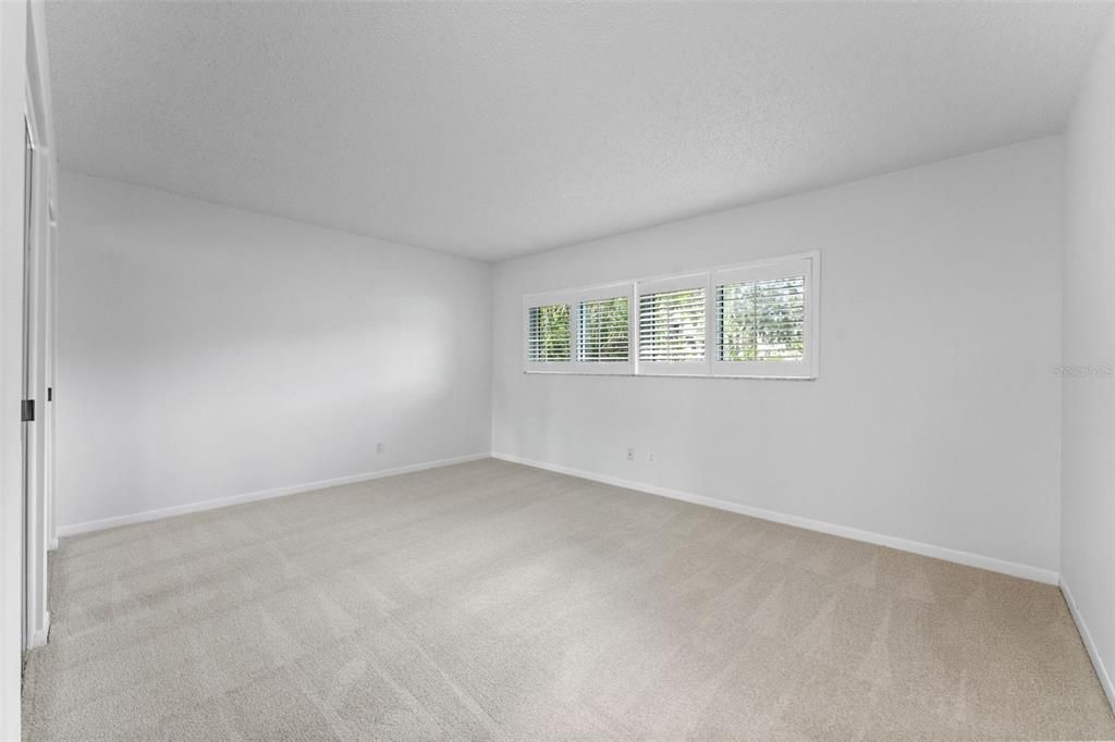 Activo con contrato: $720,000 (5 camas, 3 baños, 2974 Pies cuadrados)