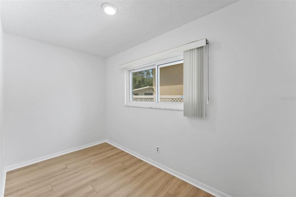 Activo con contrato: $720,000 (5 camas, 3 baños, 2974 Pies cuadrados)