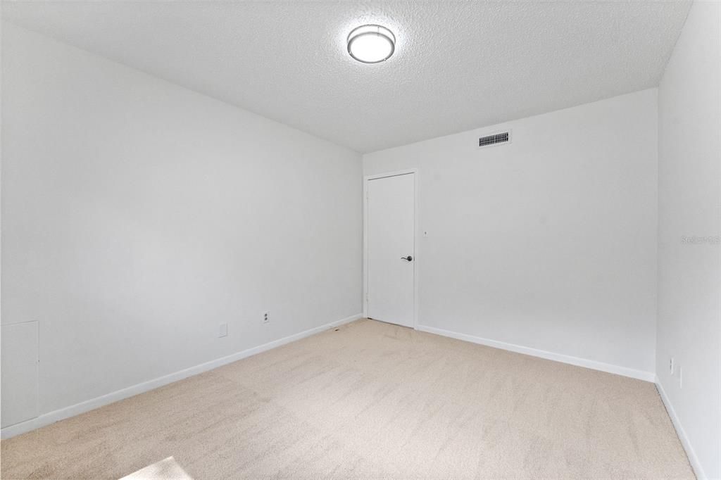 Activo con contrato: $720,000 (5 camas, 3 baños, 2974 Pies cuadrados)