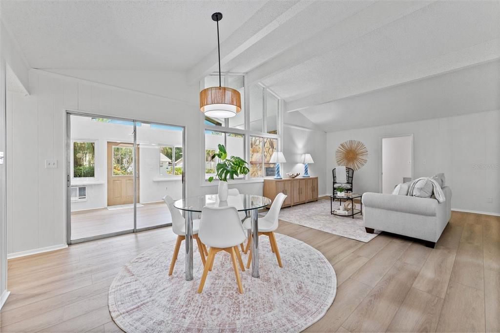 Activo con contrato: $720,000 (5 camas, 3 baños, 2974 Pies cuadrados)