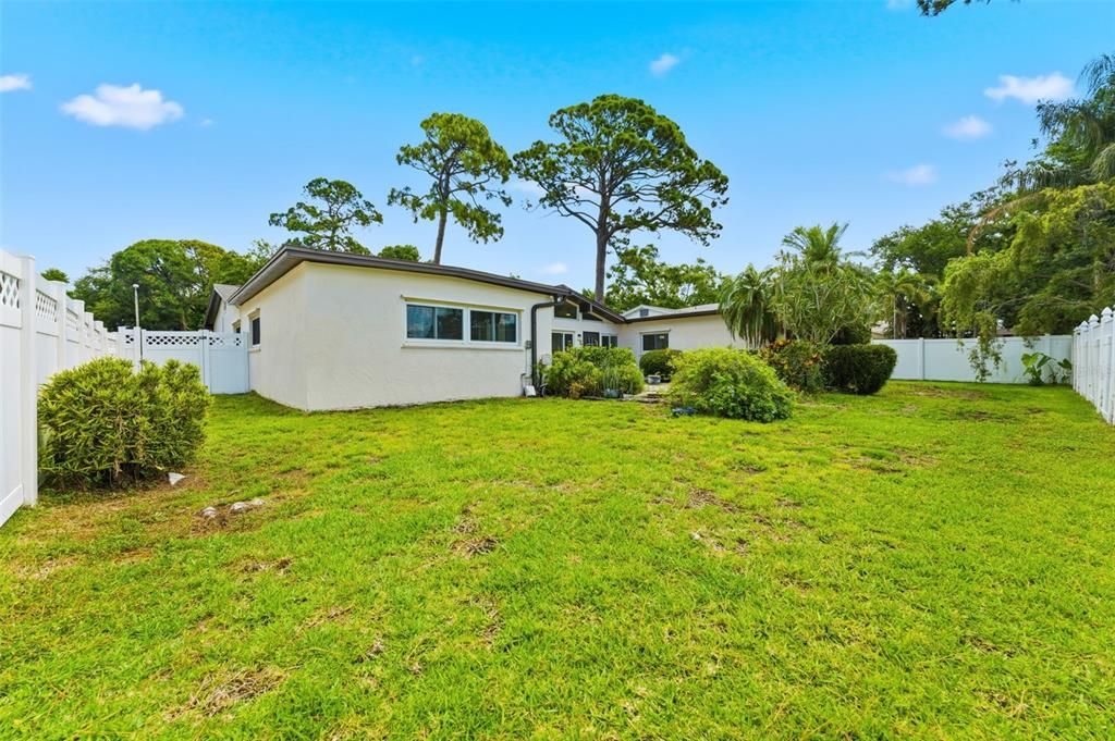 Activo con contrato: $720,000 (5 camas, 3 baños, 2974 Pies cuadrados)