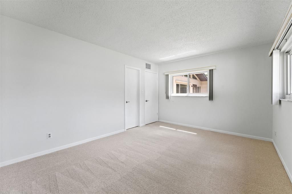 Activo con contrato: $720,000 (5 camas, 3 baños, 2974 Pies cuadrados)