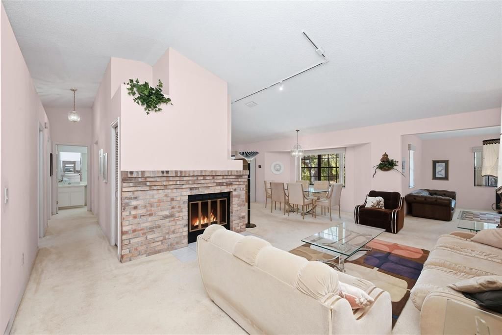 For Sale: $575,000 (3 beds, 2 baths, 1612 Square Feet)