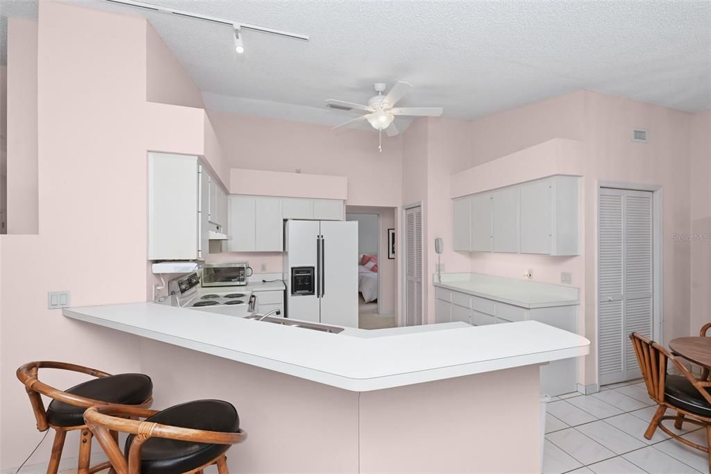 For Sale: $575,000 (3 beds, 2 baths, 1612 Square Feet)