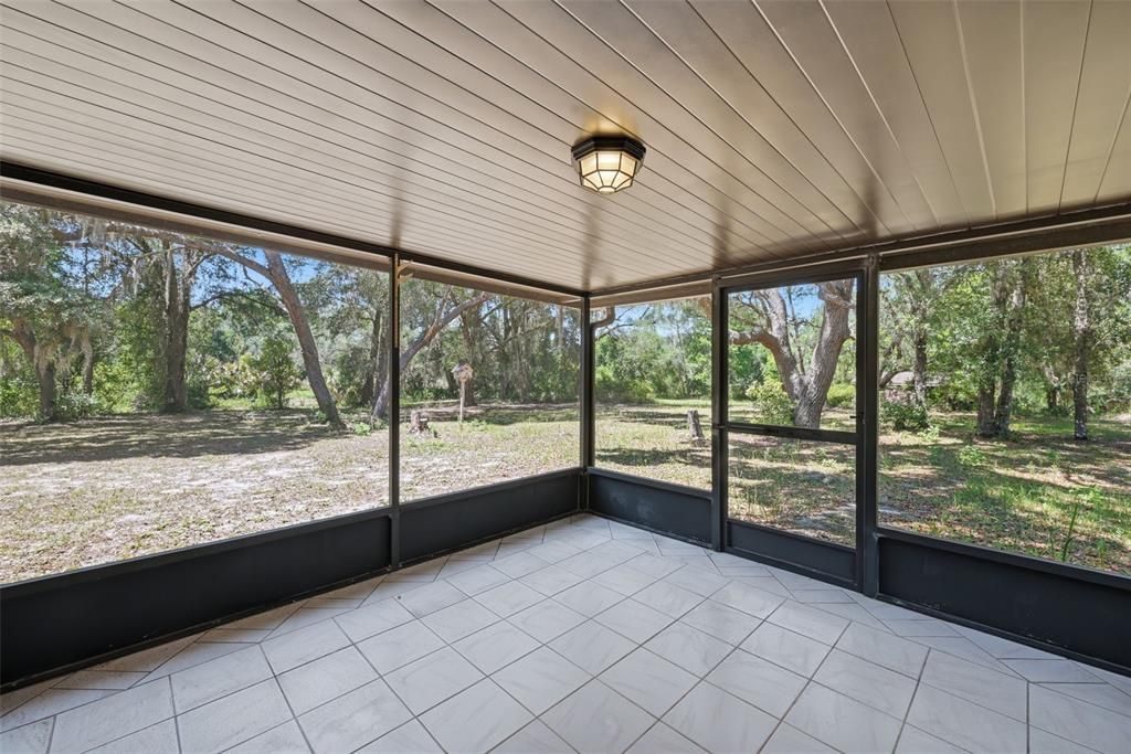For Sale: $575,000 (3 beds, 2 baths, 1612 Square Feet)