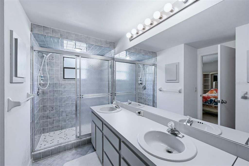 For Sale: $575,000 (3 beds, 2 baths, 1612 Square Feet)