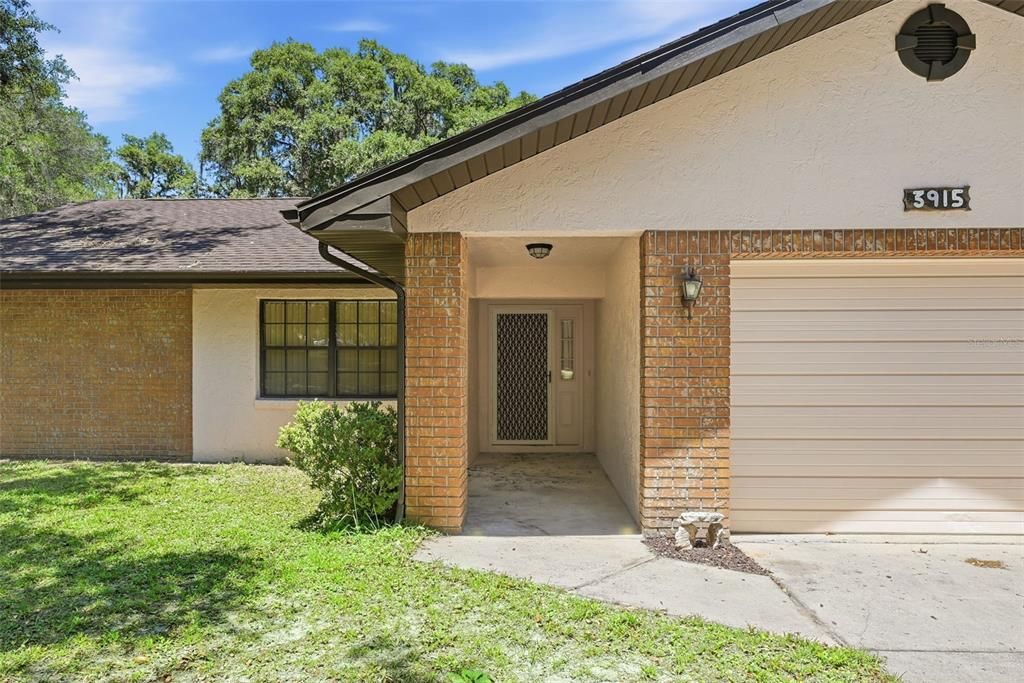 For Sale: $575,000 (3 beds, 2 baths, 1612 Square Feet)