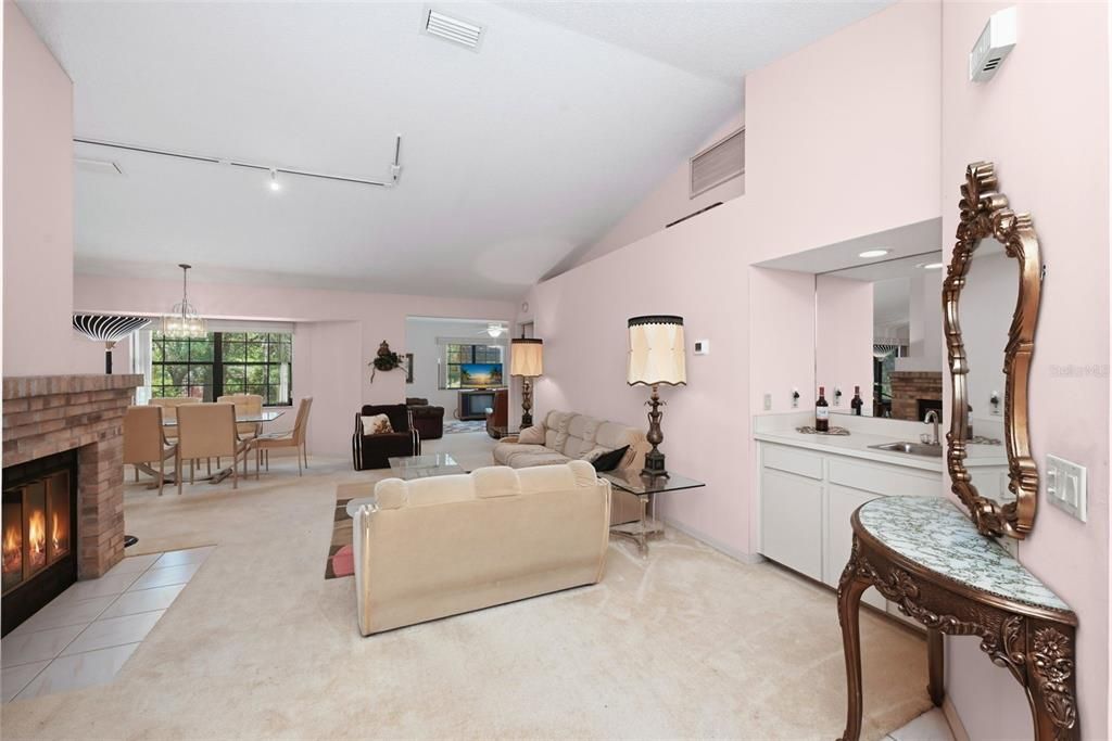 For Sale: $575,000 (3 beds, 2 baths, 1612 Square Feet)