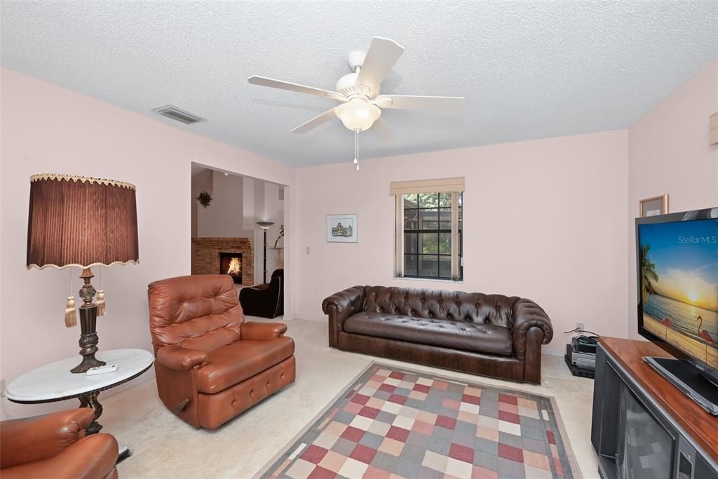 For Sale: $575,000 (3 beds, 2 baths, 1612 Square Feet)