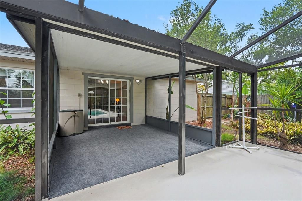 For Sale: $335,000 (3 beds, 2 baths, 1033 Square Feet)