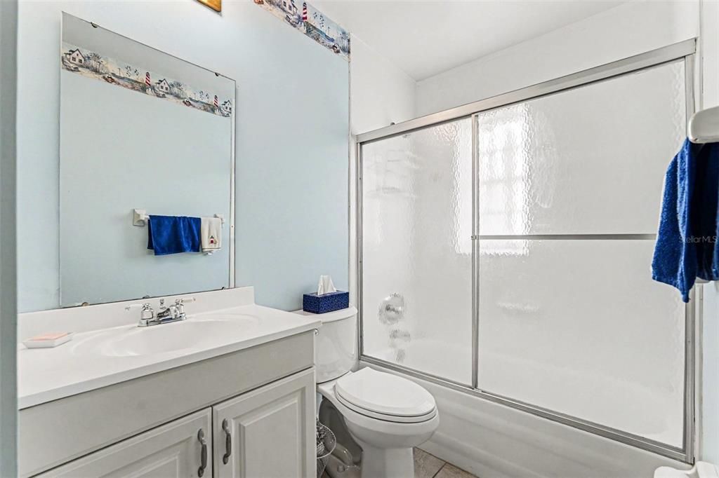 For Sale: $335,000 (3 beds, 2 baths, 1033 Square Feet)