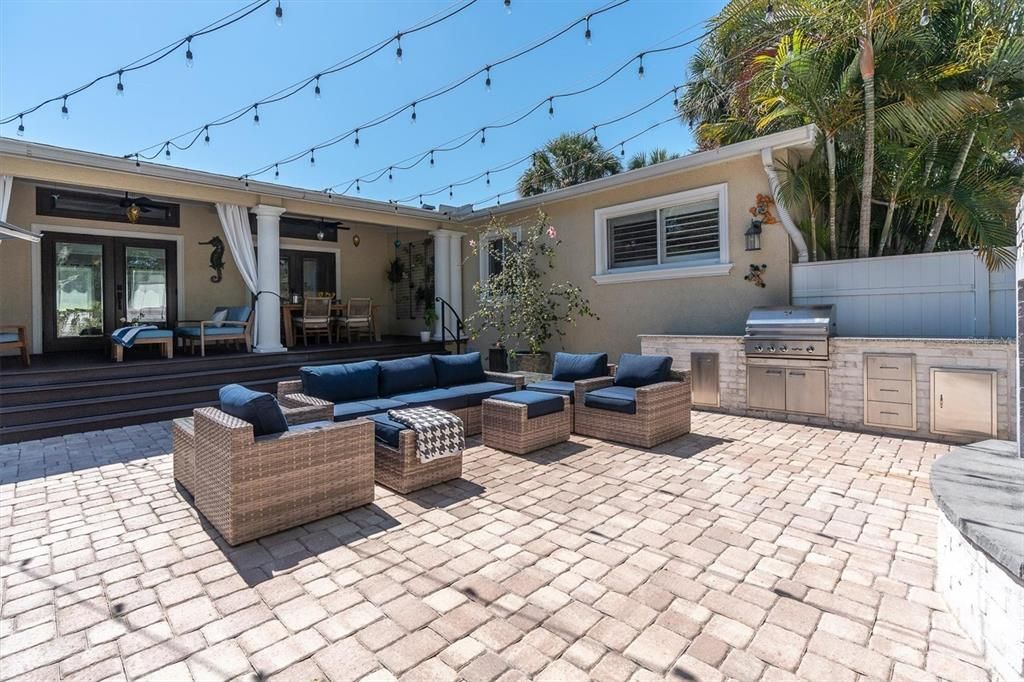 For Rent: $6,800 (3 beds, 2 baths, 2189 Square Feet)