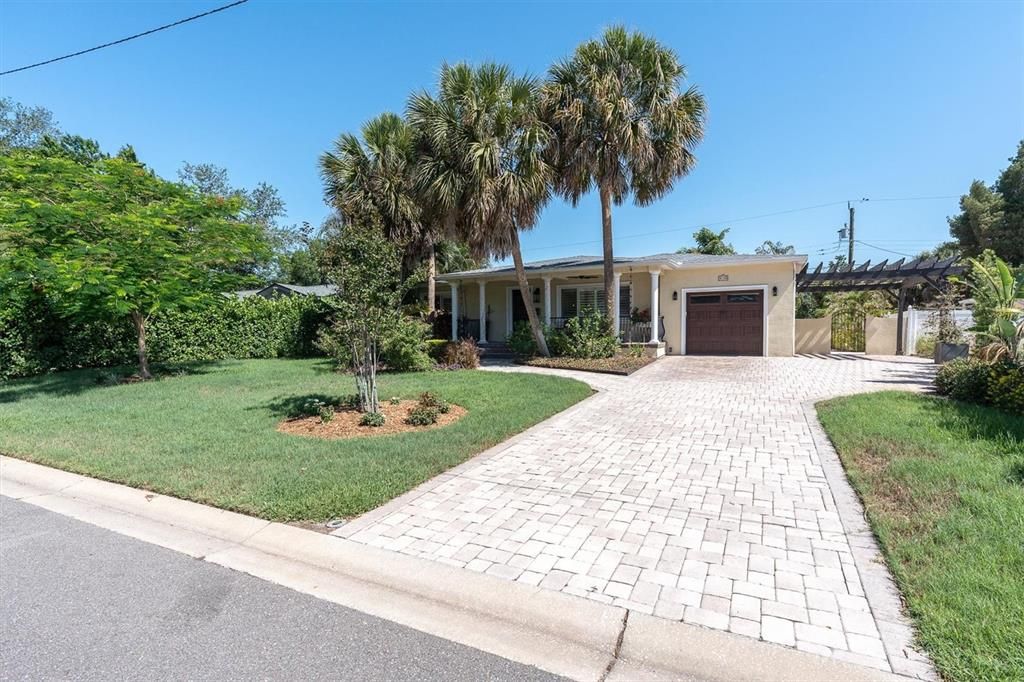 For Rent: $6,800 (3 beds, 2 baths, 2189 Square Feet)
