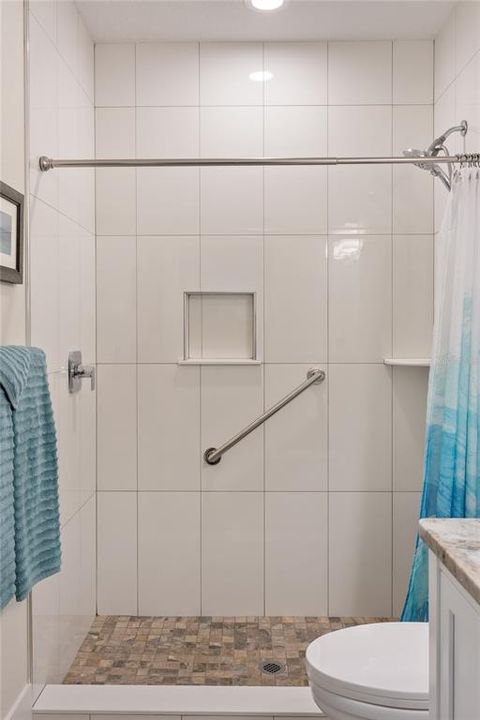 Activo con contrato: $409,000 (2 camas, 2 baños, 1624 Pies cuadrados)