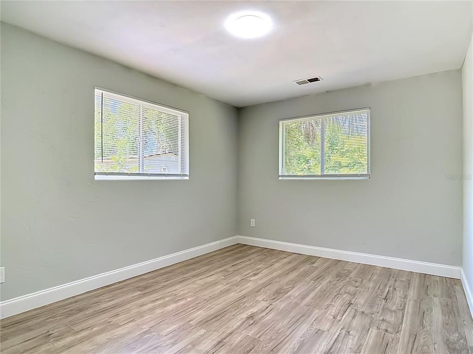 На продажу: $239,000 (2 спален, 2 ванн, 1467 Квадратных фут)