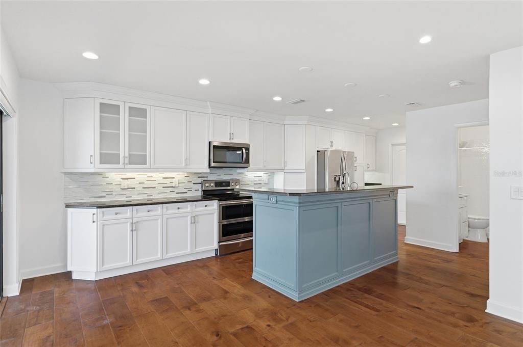 For Rent: $4,500 (3 beds, 3 baths, 1804 Square Feet)