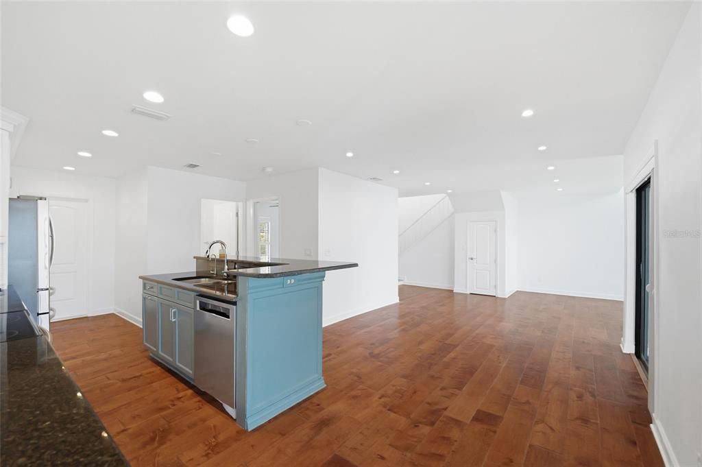 For Rent: $4,500 (3 beds, 3 baths, 1804 Square Feet)