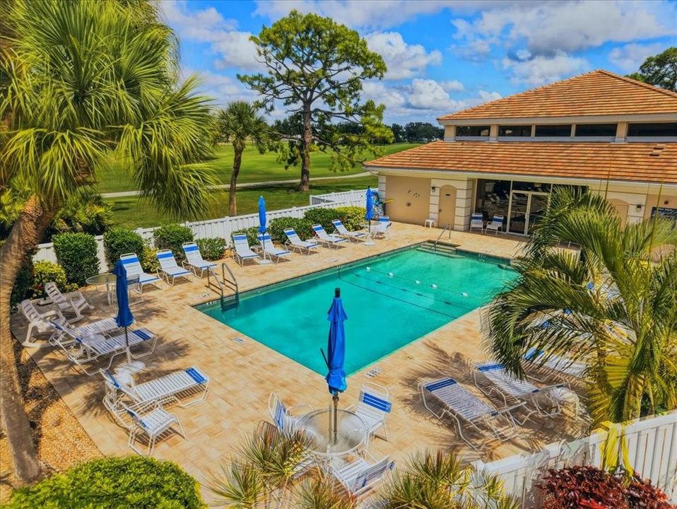 For Sale: $230,000 (2 beds, 2 baths, 997 Square Feet)