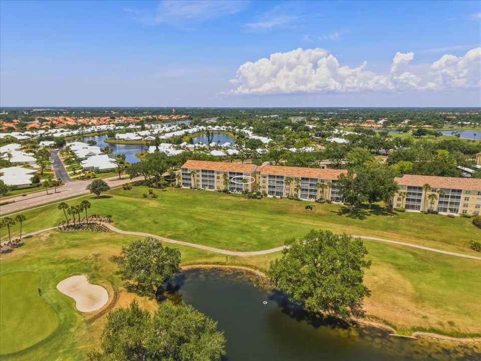 For Sale: $230,000 (2 beds, 2 baths, 997 Square Feet)