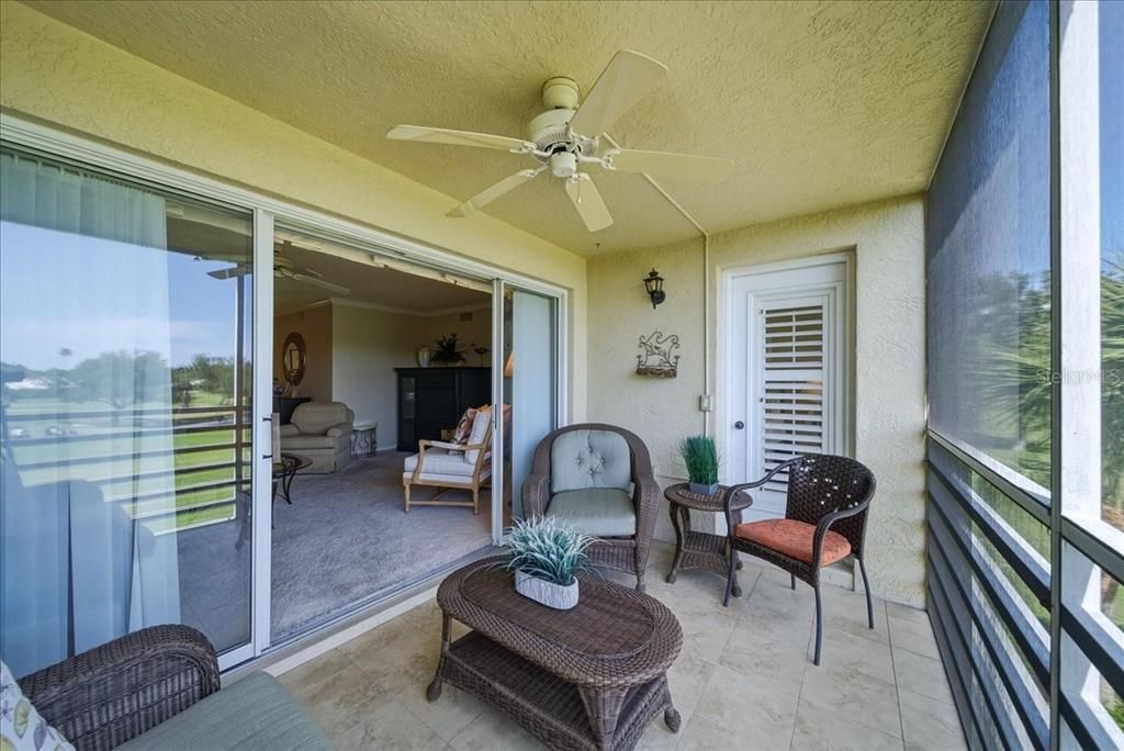 For Sale: $230,000 (2 beds, 2 baths, 997 Square Feet)