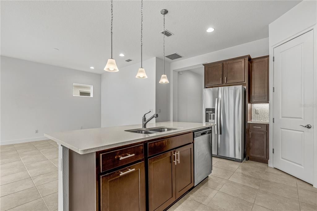 For Sale: $485,000 (4 beds, 2 baths, 2003 Square Feet)