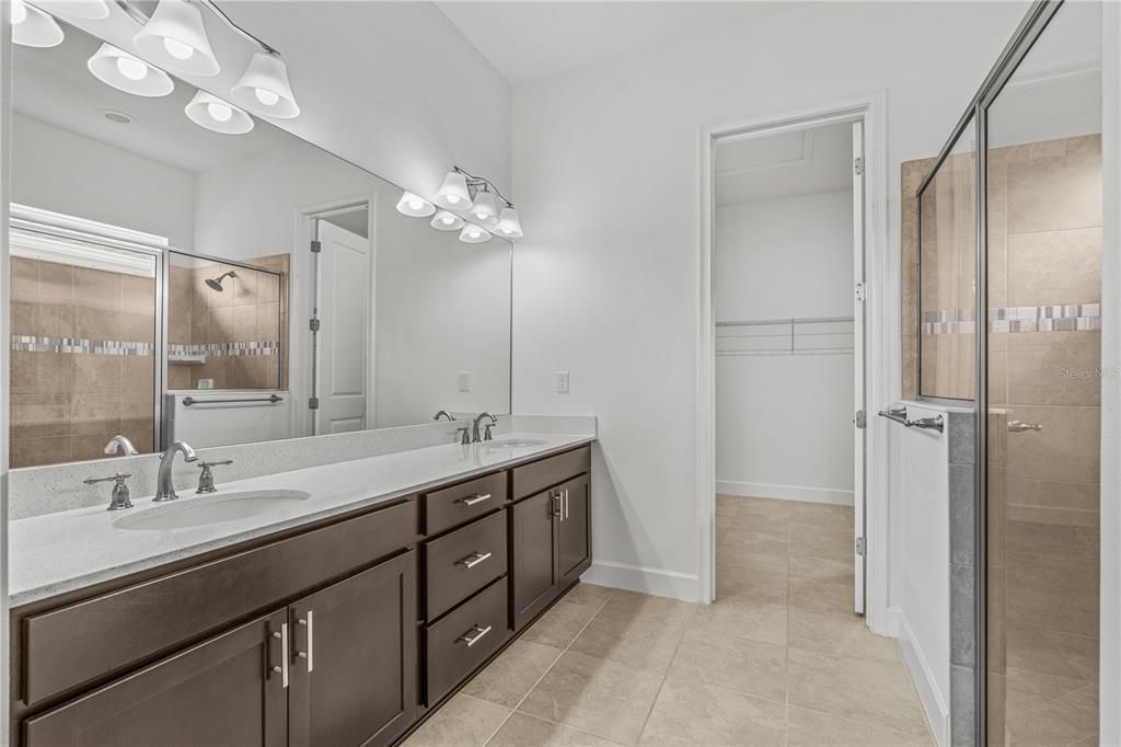 For Sale: $485,000 (4 beds, 2 baths, 2003 Square Feet)
