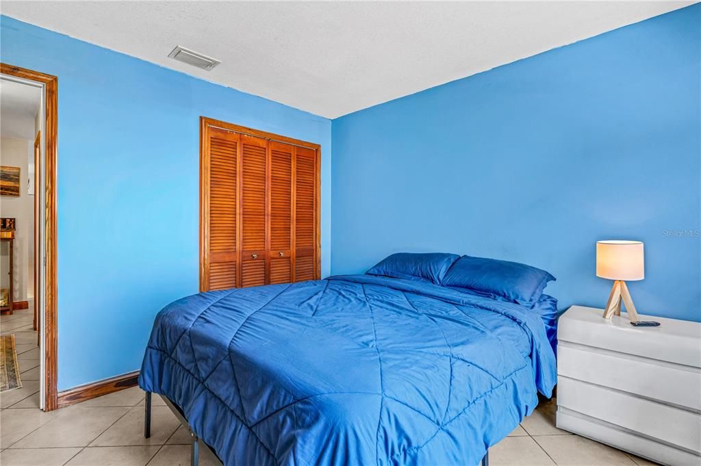 For Sale: $135,000 (2 beds, 2 baths, 922 Square Feet)