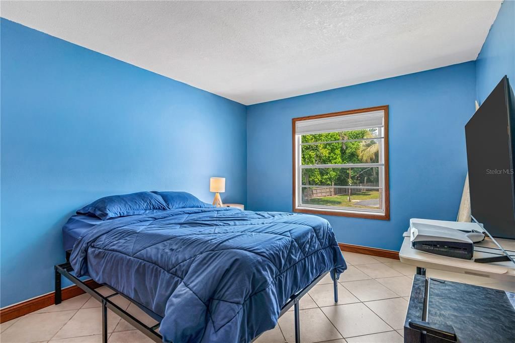 For Sale: $135,000 (2 beds, 2 baths, 922 Square Feet)