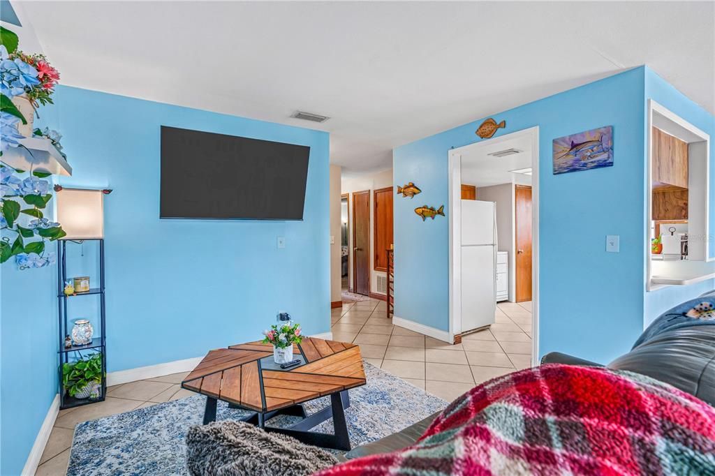 For Sale: $135,000 (2 beds, 2 baths, 922 Square Feet)