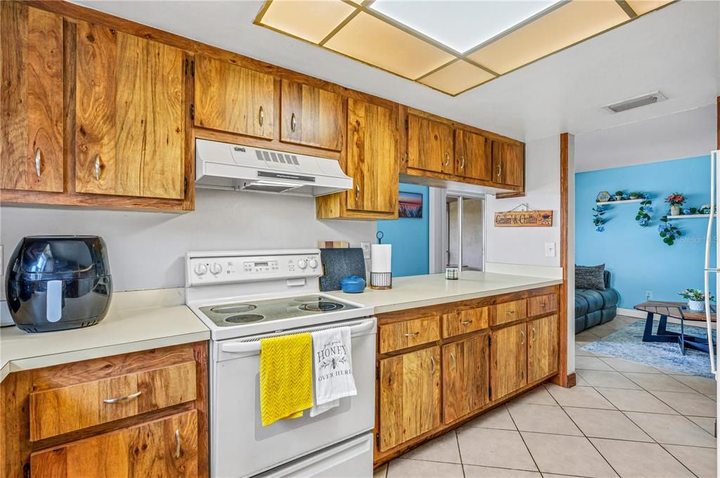 For Sale: $135,000 (2 beds, 2 baths, 922 Square Feet)
