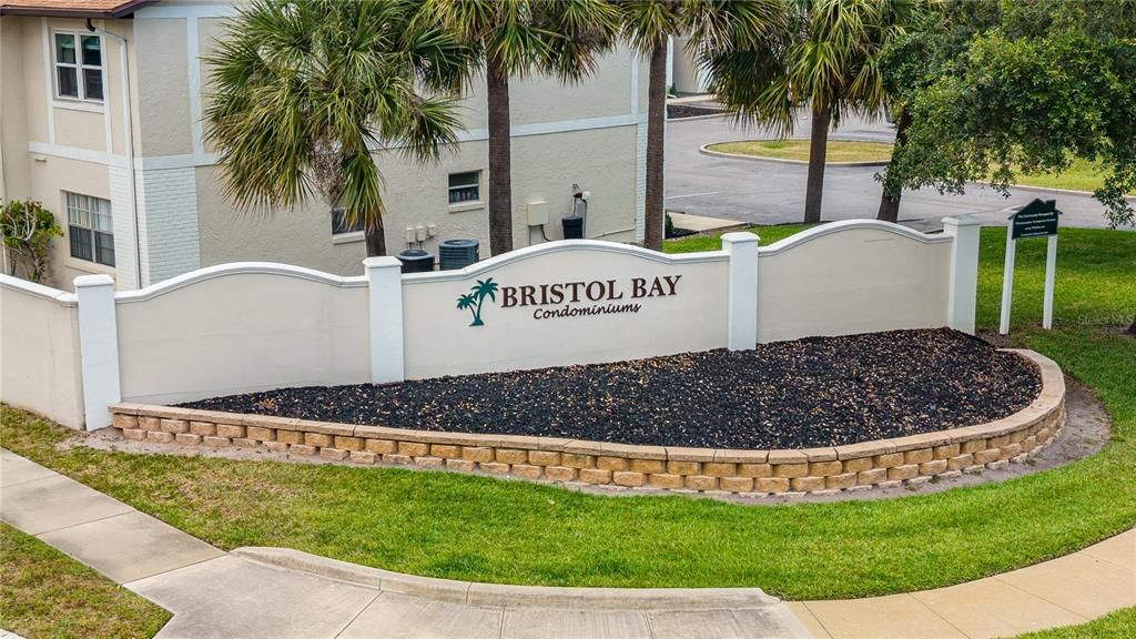 For Sale: $135,000 (2 beds, 2 baths, 922 Square Feet)