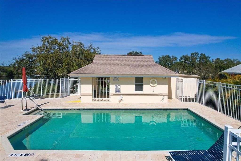 Activo con contrato: $449,000 (3 camas, 2 baños, 1983 Pies cuadrados)