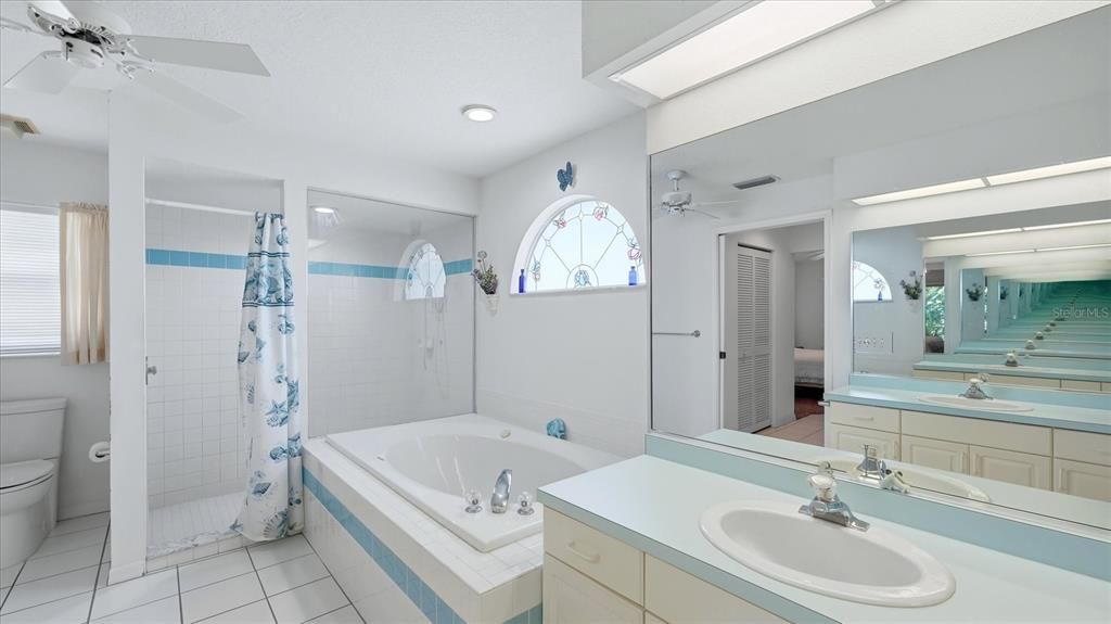 Activo con contrato: $449,000 (3 camas, 2 baños, 1983 Pies cuadrados)