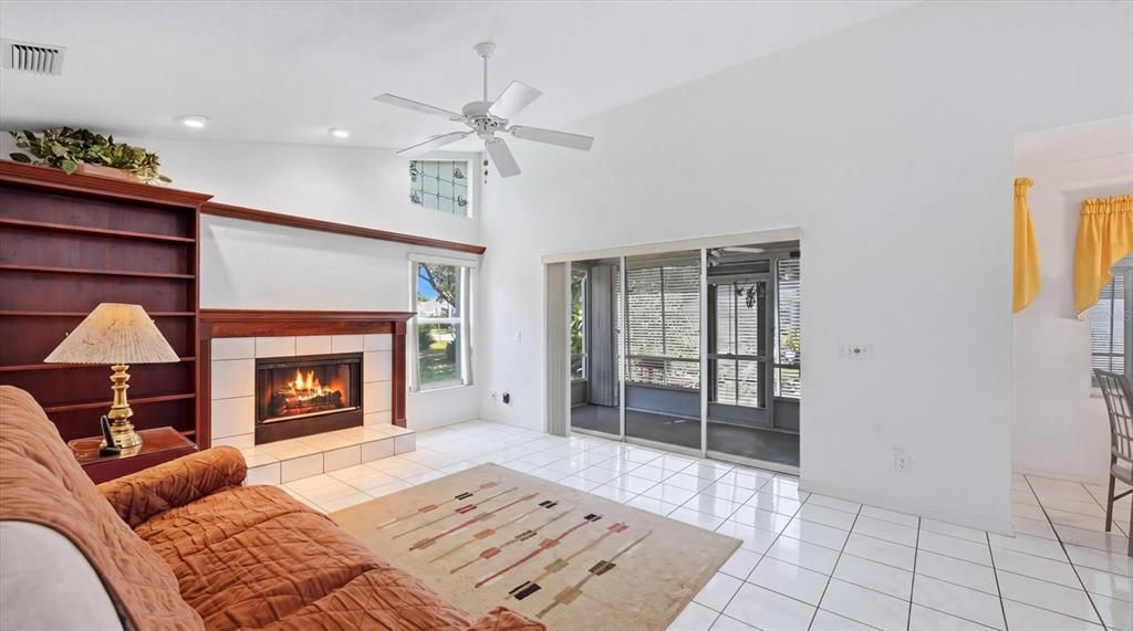 Activo con contrato: $449,000 (3 camas, 2 baños, 1983 Pies cuadrados)
