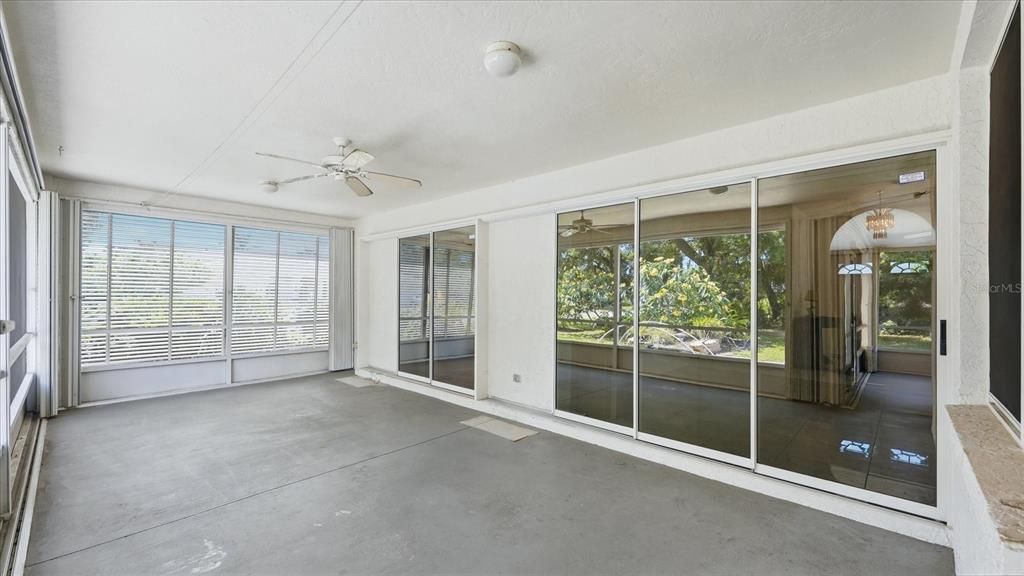Activo con contrato: $449,000 (3 camas, 2 baños, 1983 Pies cuadrados)