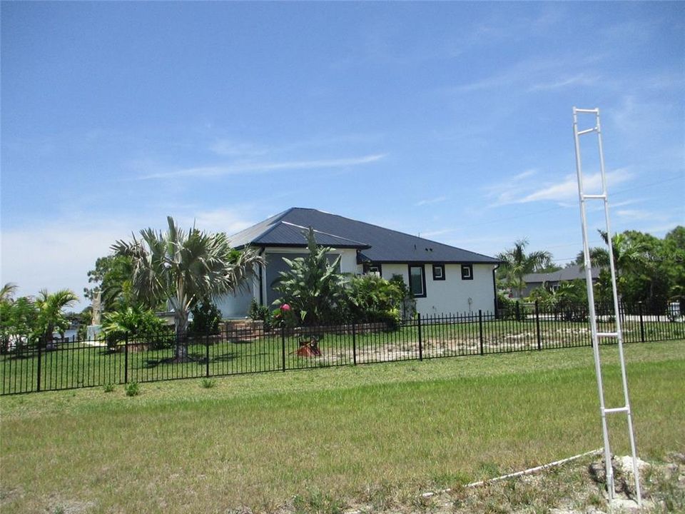 待售: $94,900 (0.23 acres)