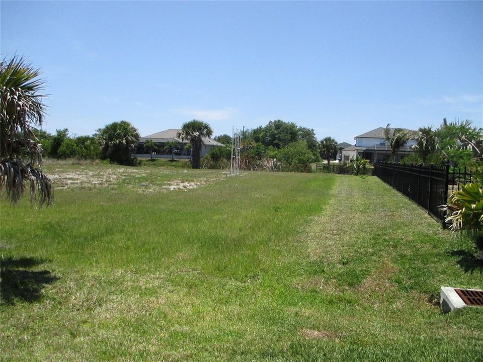 待售: $94,900 (0.23 acres)