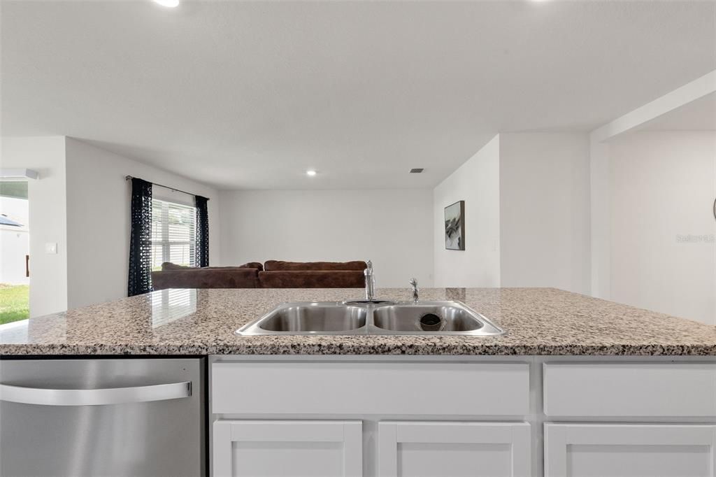 For Sale: $329,900 (3 beds, 2 baths, 1690 Square Feet)