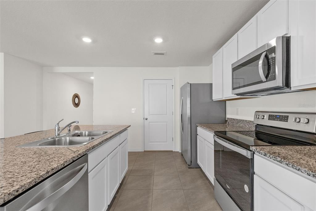 For Sale: $329,900 (3 beds, 2 baths, 1690 Square Feet)