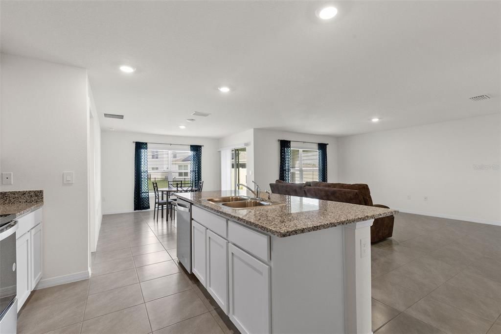 For Sale: $329,900 (3 beds, 2 baths, 1690 Square Feet)