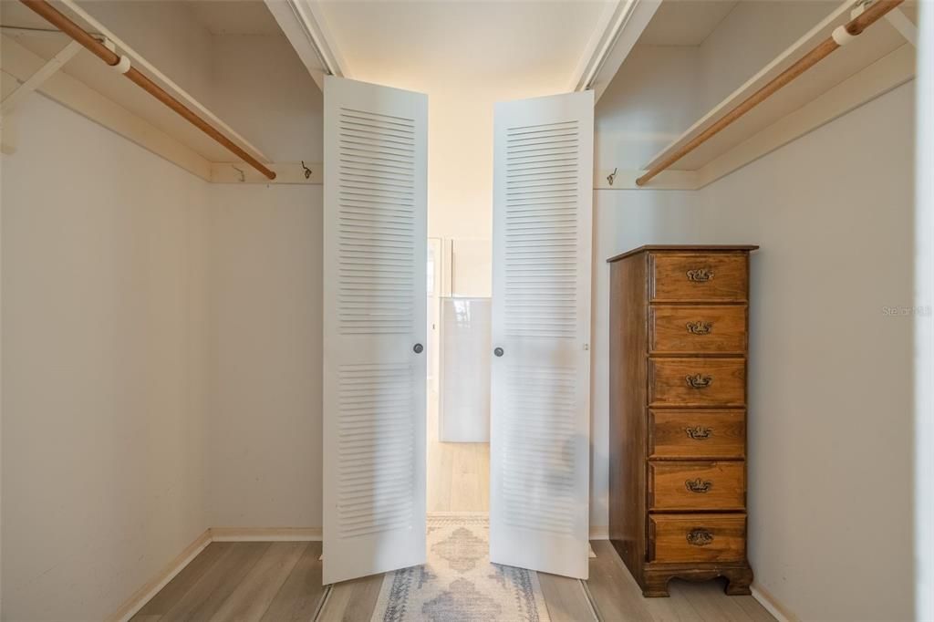 For Sale: $275,000 (2 beds, 2 baths, 1516 Square Feet)