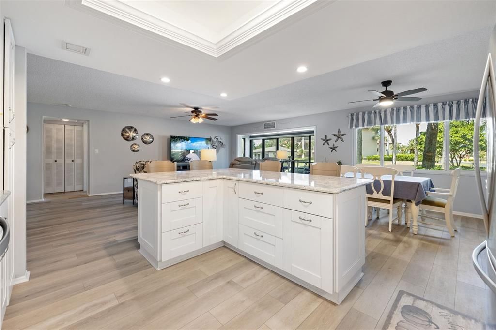 For Sale: $275,000 (2 beds, 2 baths, 1516 Square Feet)